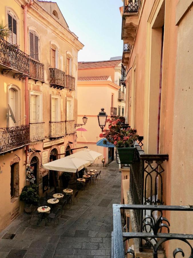 Ferienwohnung Nel Cuore Del Centro Storico Con Comfort E Stile Iglesias Exterior foto